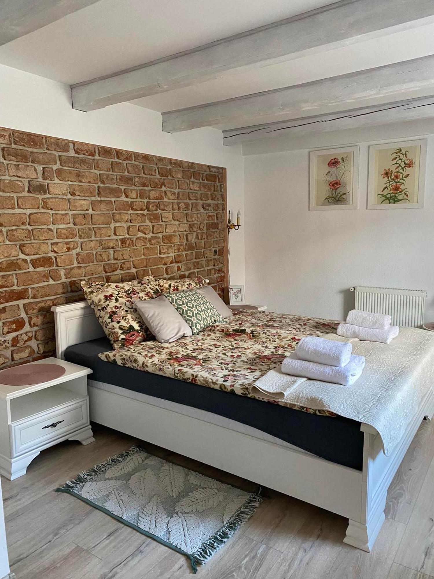 Zielona Roza Villa Wambierzyce Exteriör bild
