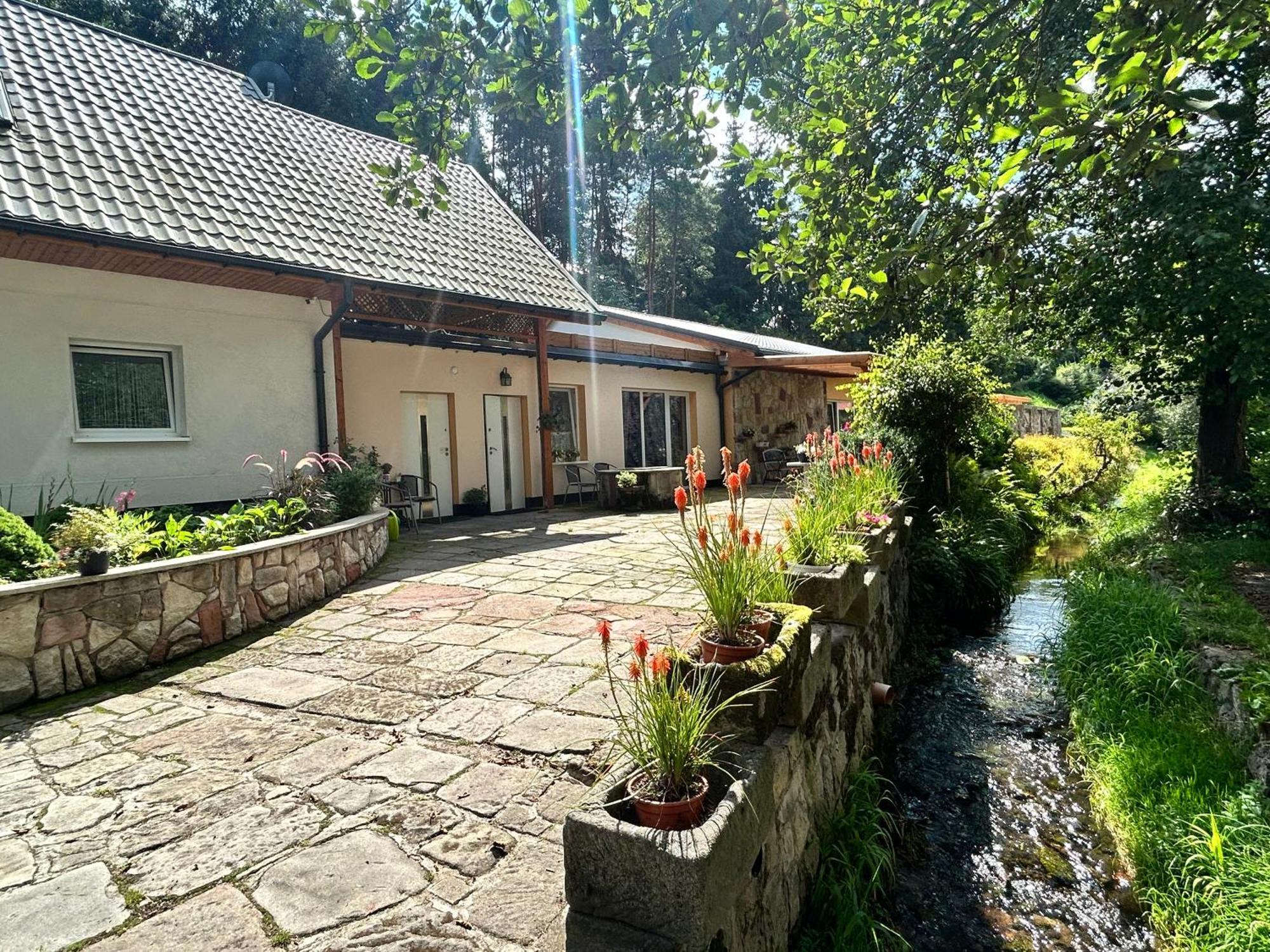 Zielona Roza Villa Wambierzyce Exteriör bild